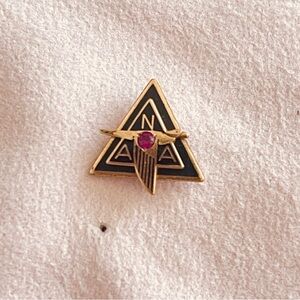 Vintage 1/10k NAA Pilot Pin W/ Ruby BAYSIDE
